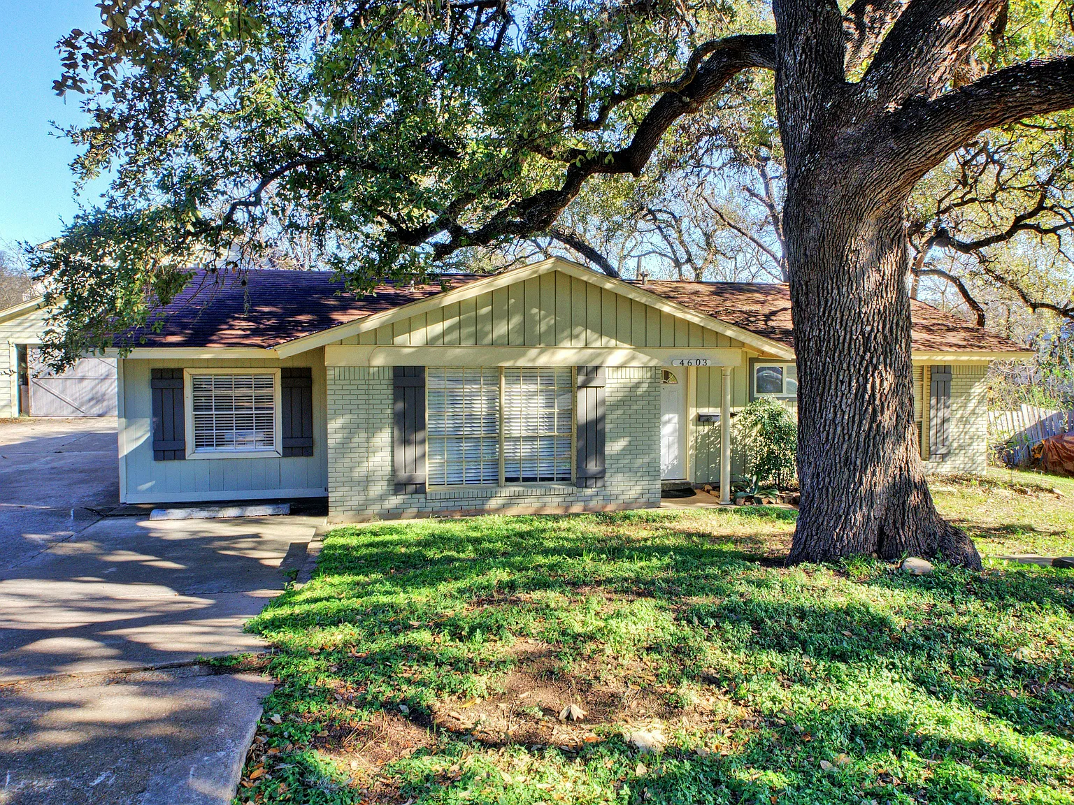 6 bed, 2094 sqft, $4,350 — Photo 1