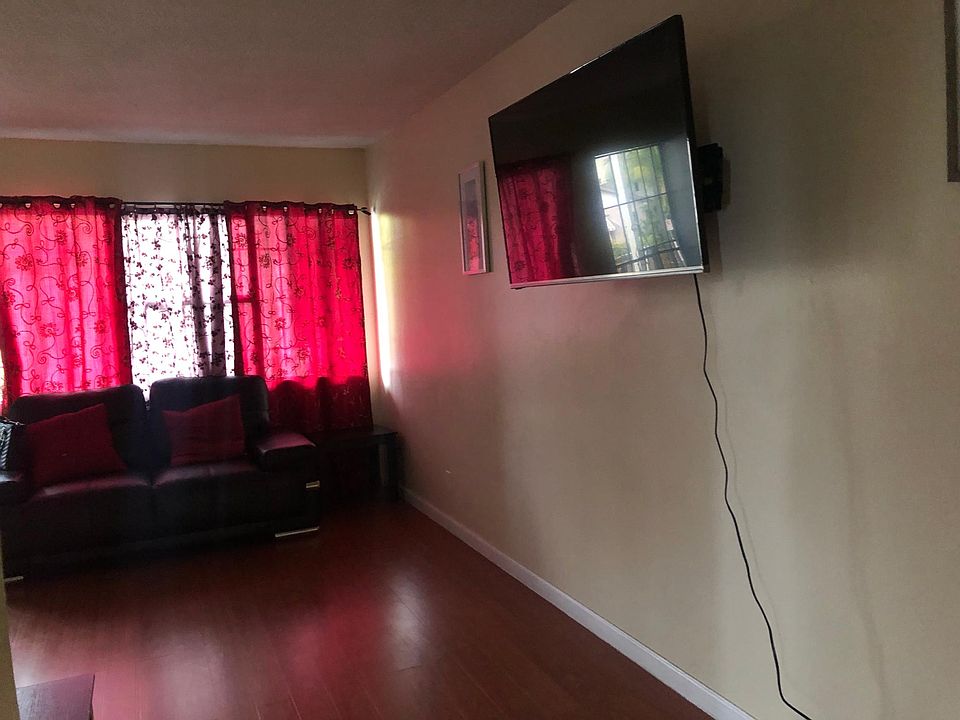 1st image of 2204 W 26th Pl APT 4