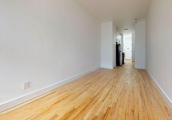 5th image of 121 E 97th St APT 32