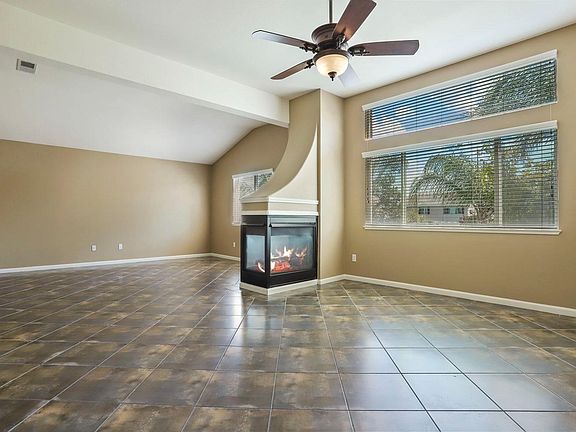 4th image of 726 Sunnyside Ln