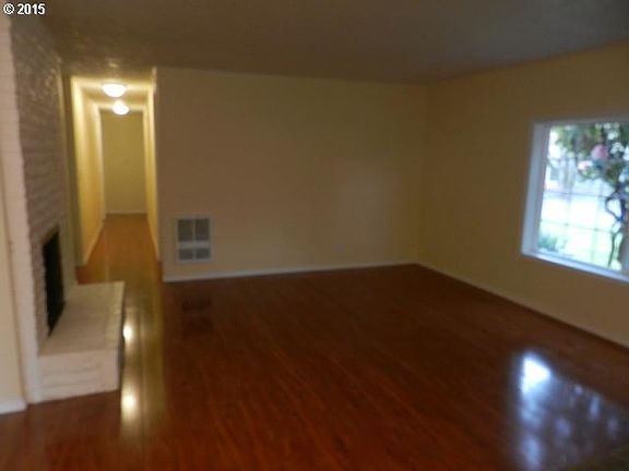 5th image of 3711 NE 54th St