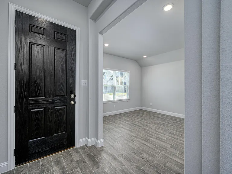 501 Amenduni Ln — Photo 24