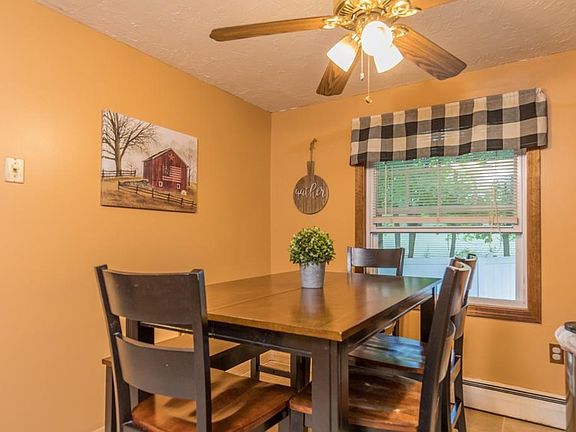 3rd image of 52 Eastwood Cir