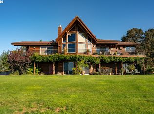 17425 NE Hillside Dr, Newberg, OR 97132