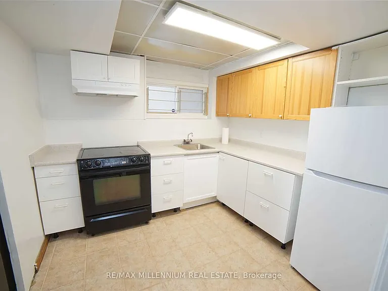 8 Dalzell Ave — Photo 9