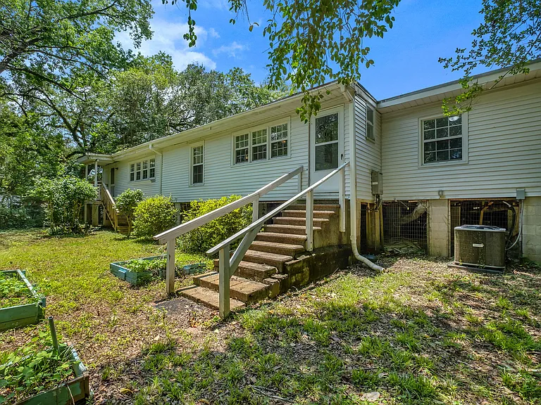 1131 Hawthorne St — Photo 22