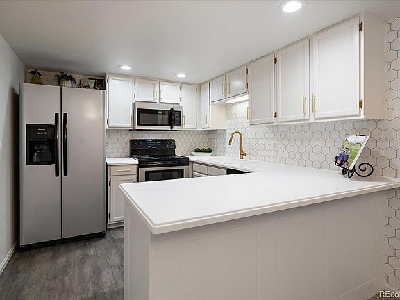 4th image of 8438 Everett Way #B