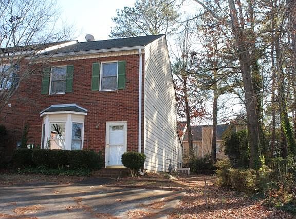 3rd image of 1047 Oaks Pkwy SE