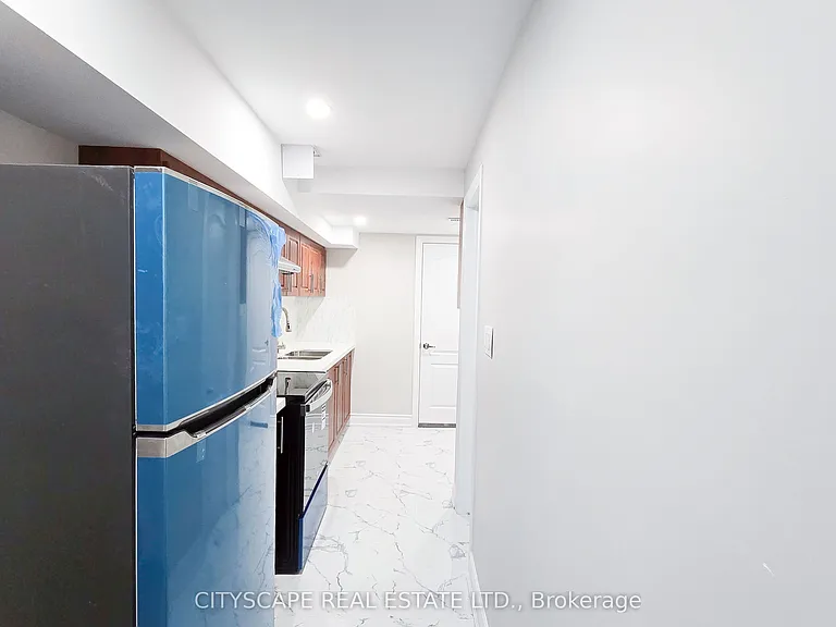 121 Ashdale Rd #LOWER — Photo 26