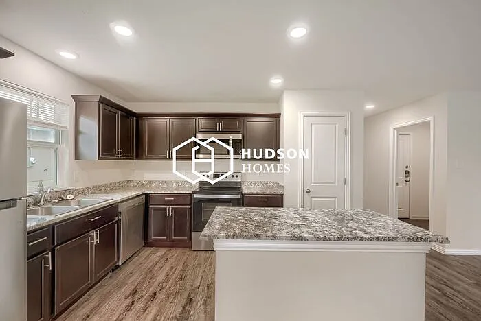 2434 Bermuda Dr — Photo 6