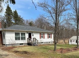 12 Meadowbrook Cir, Rutland, MA 01543