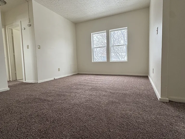 15335 Kinsman Rd #10 — Photo 6