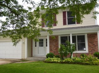 2557 Woodcliff Ct, Lisle, IL 60532