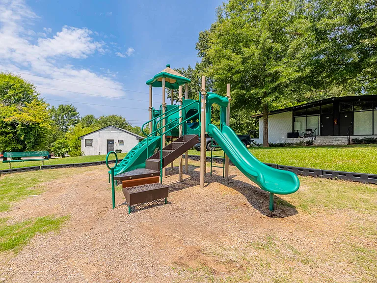 670 Chappell Dr #C — Photo 16