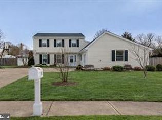 45 Stratford Ln, Mount Laurel, NJ