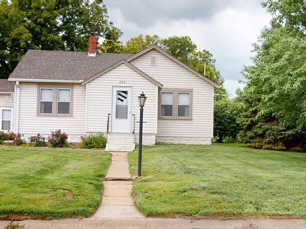 220 W Whittingham St, Valley, NE 68064