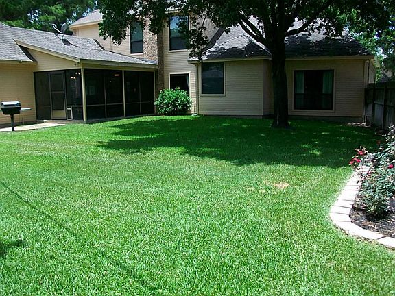 WELL MAINTAINED CORNER LOT, WOOD FENCED