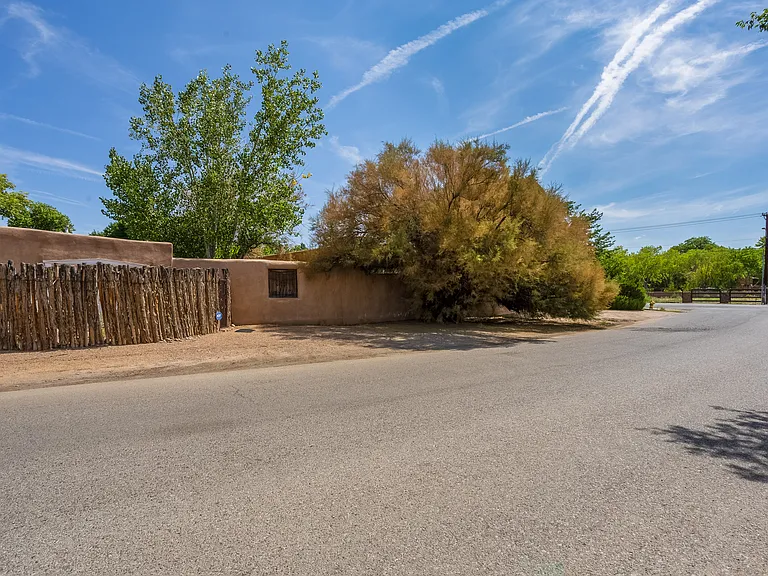 4201 Rio Grande Blvd NW #B — Photo 2