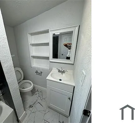 1047 N Madison Ave — Photo 6
