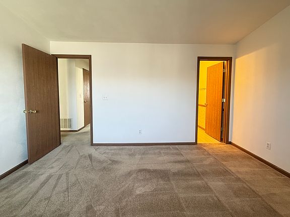3rd image of 117 Lauren Cir #5