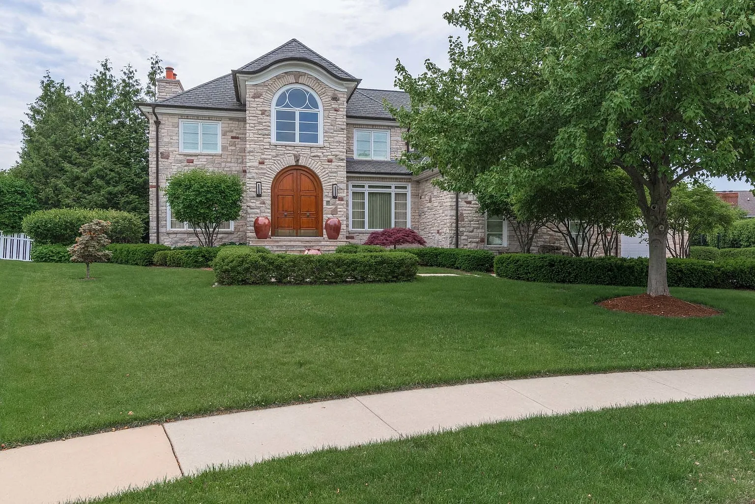 1 Milton Ln photo 1