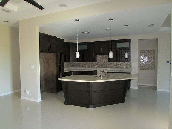 5th image of 3109 W Lake Ave