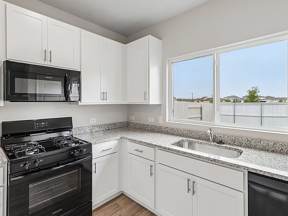 4th image of 108 Bountiful Ln