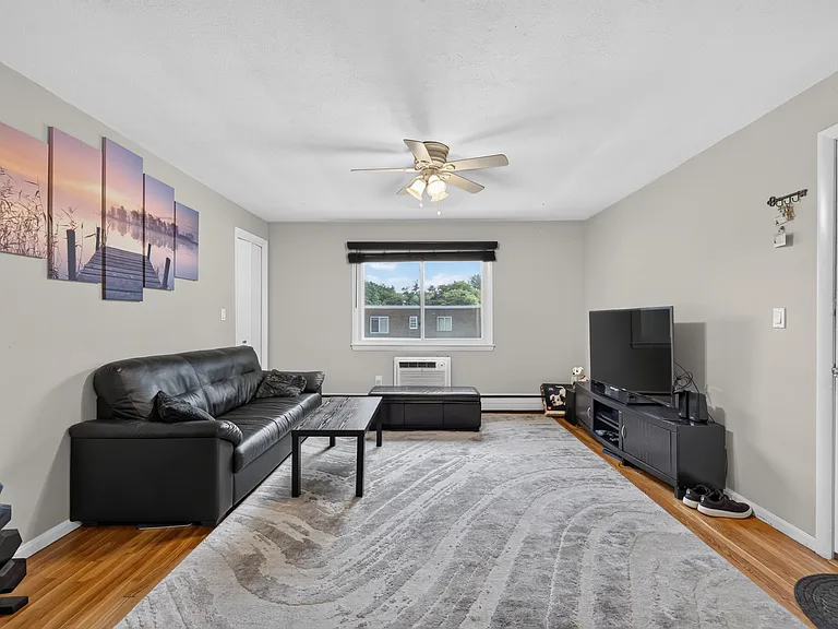 30 Jacqueline Rd #20D — Photo 3