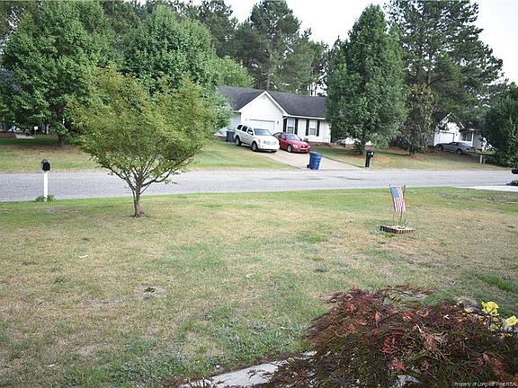4th image of 467 Northwoods Dr