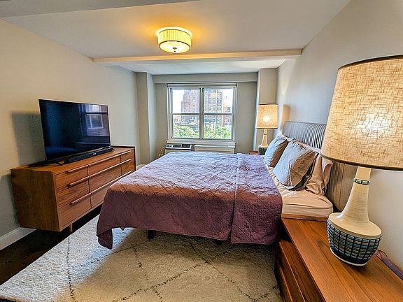 4th image of 401 E 74th St APT 10R
