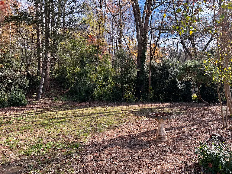 1828 Memorial Hwy — Photo 19