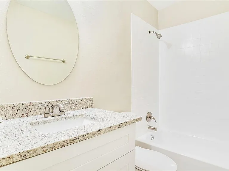 4023 Meandering Ct — Photo 8