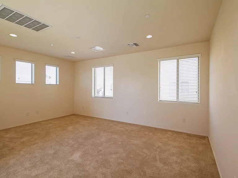 2390 E Blue Diamond Dr — Photo 6