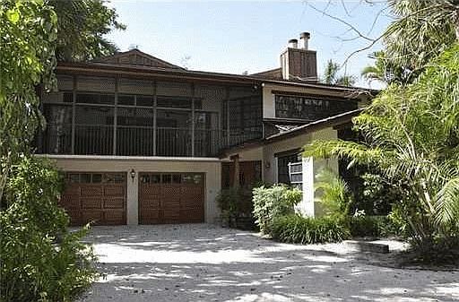1st image of 421 SE 17th Ave