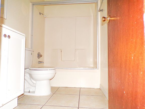 5th image of 235 SE Hanover Pl Unit 101