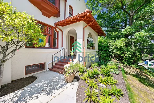 2913 Franklin Ave E #B Photo 1 2913 Franklin Ave E #B Photo 1