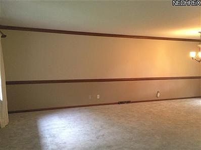 3rd image of 230 Heather Ln