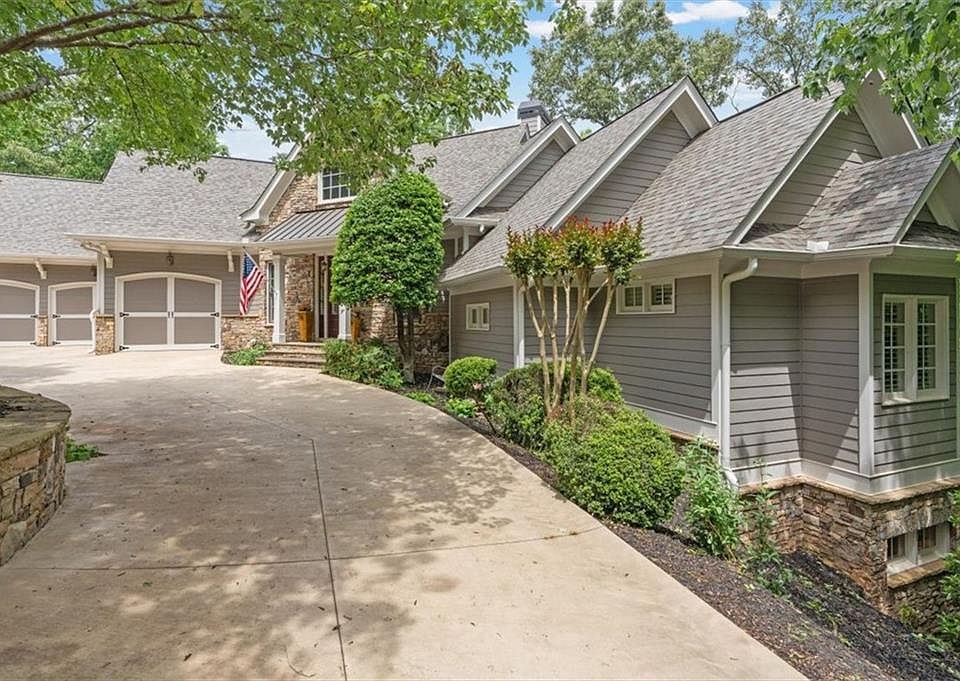 1st image of 12 Somerset Ln
