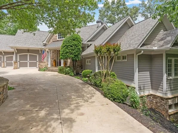 12 Somerset Ln, Cartersville, GA 30121