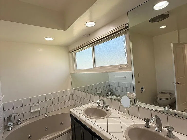 18836 La Amistad Pl — Photo 30