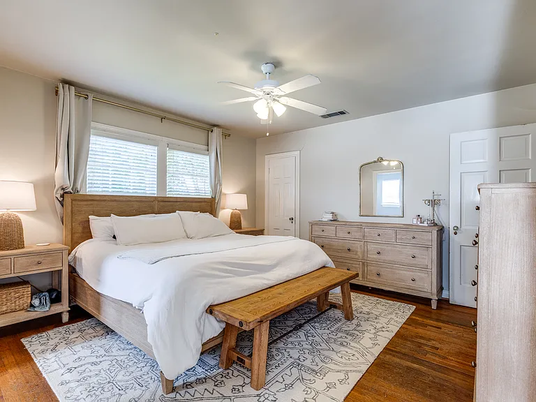 6006 Penrose Ave — Photo 9