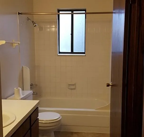 1506 Yount St — Photo 3