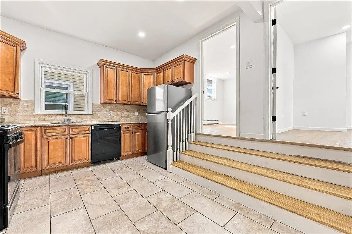 2 bed, 2.0 bath, $3,000 — Photo 2