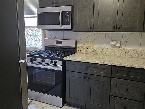2nd image of 5751 W Diversey Ave APT 6
