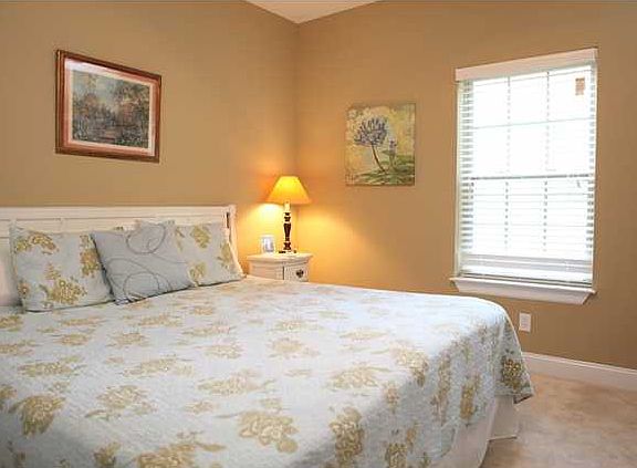 5th image of 3218 Veterans Mem Pkwy Unit 1308