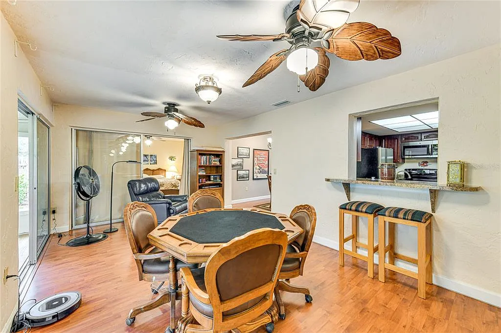 3 bed, 2.0 bath, 1824 sqft, $2,700 — Photo 4
