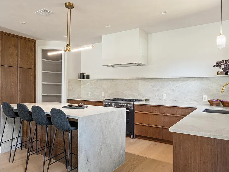 2305 E 21st St #2 — Photo 4