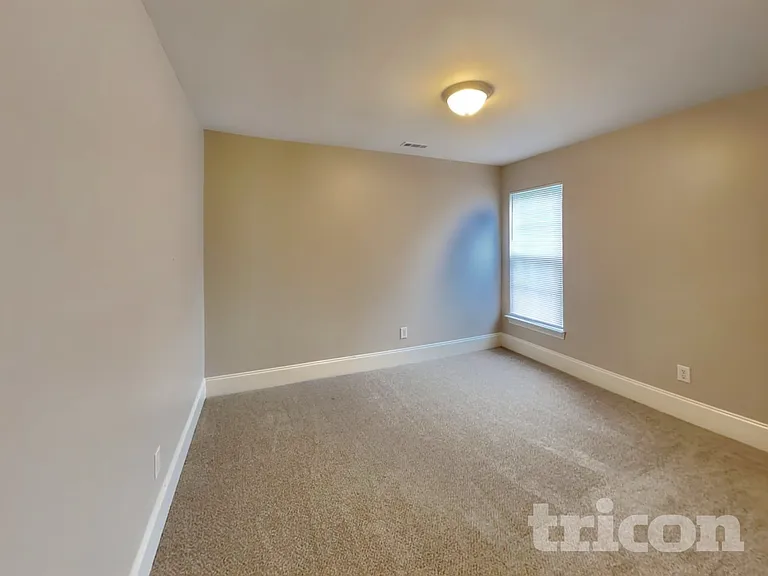 2755 Gusty Ln — Photo 11