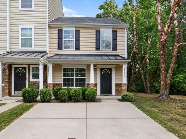 8879 Thornton Town Pl, Raleigh, NC 27616