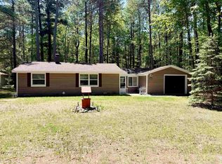4019 E Higgins Lake Dr, Roscommon, MI 48653